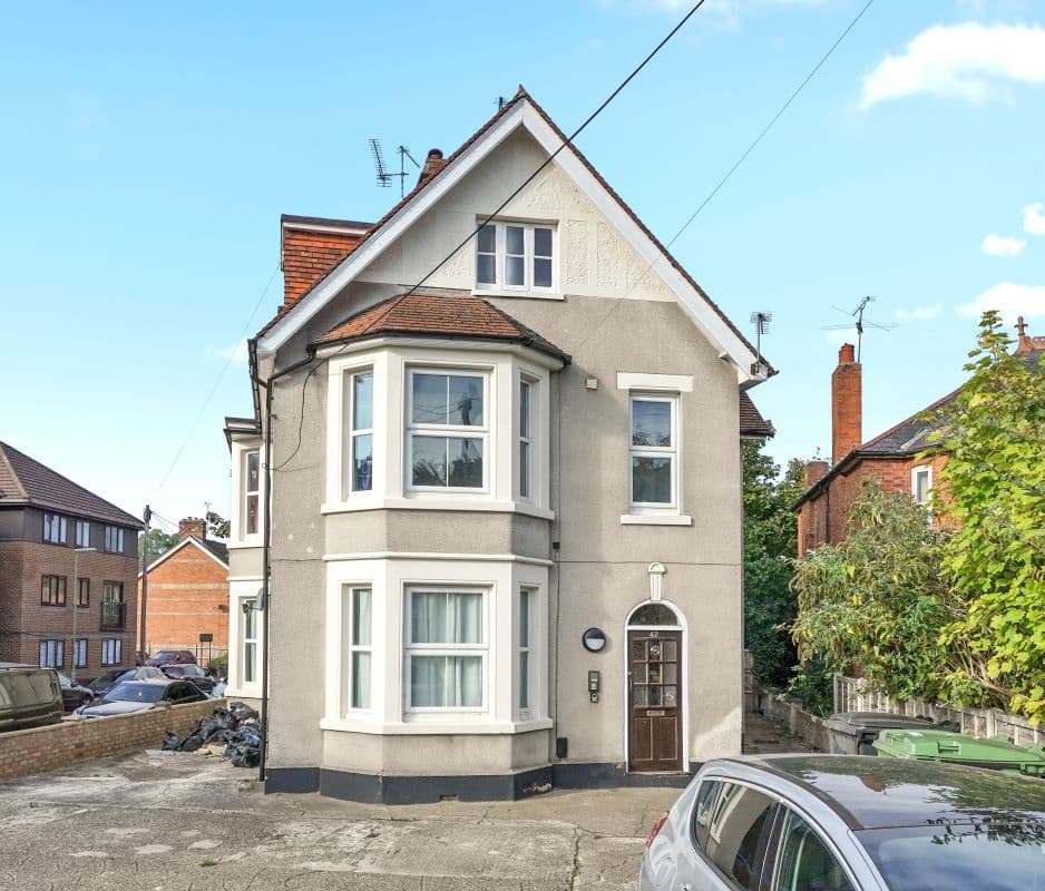 Leasehold Flat Vacant Possession