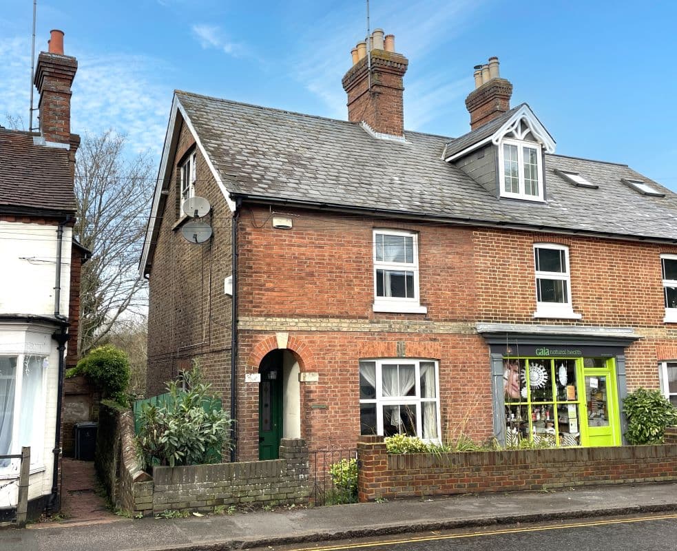 Freehold House Vacant Possession