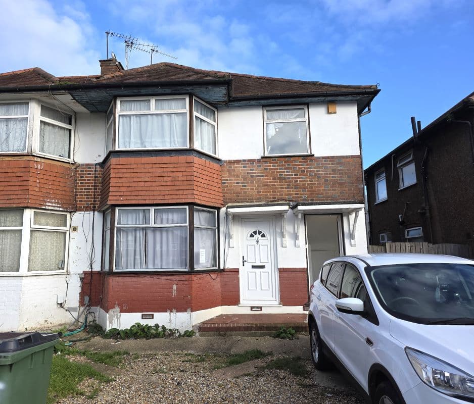 Leasehold Garden Maisonette Vacant Possession