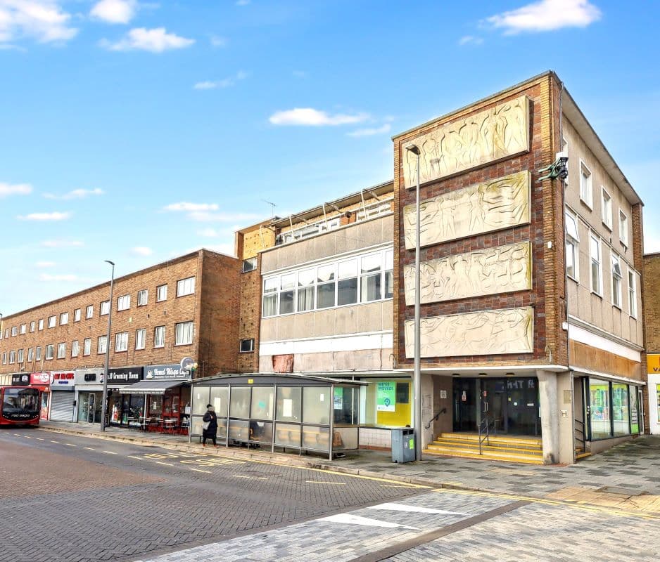 Leasehold Flat Vacant Possession