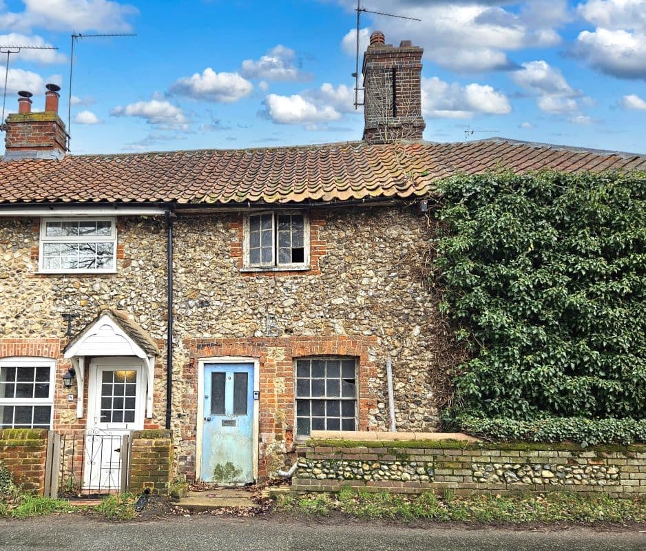 Freehold House Vacant Possession