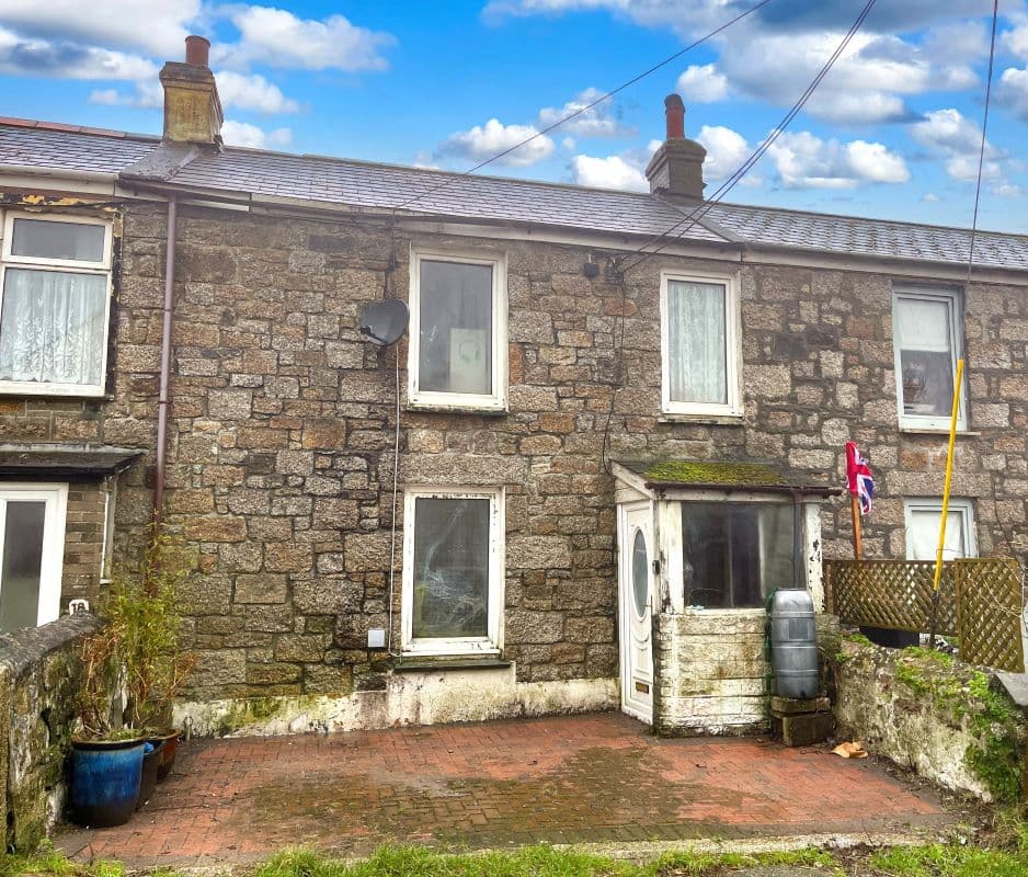 Freehold House Vacant Possession