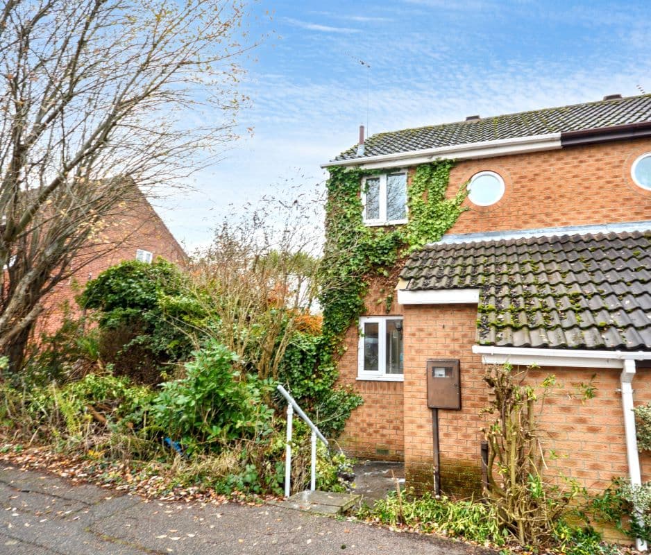 Freehold House Vacant Possession