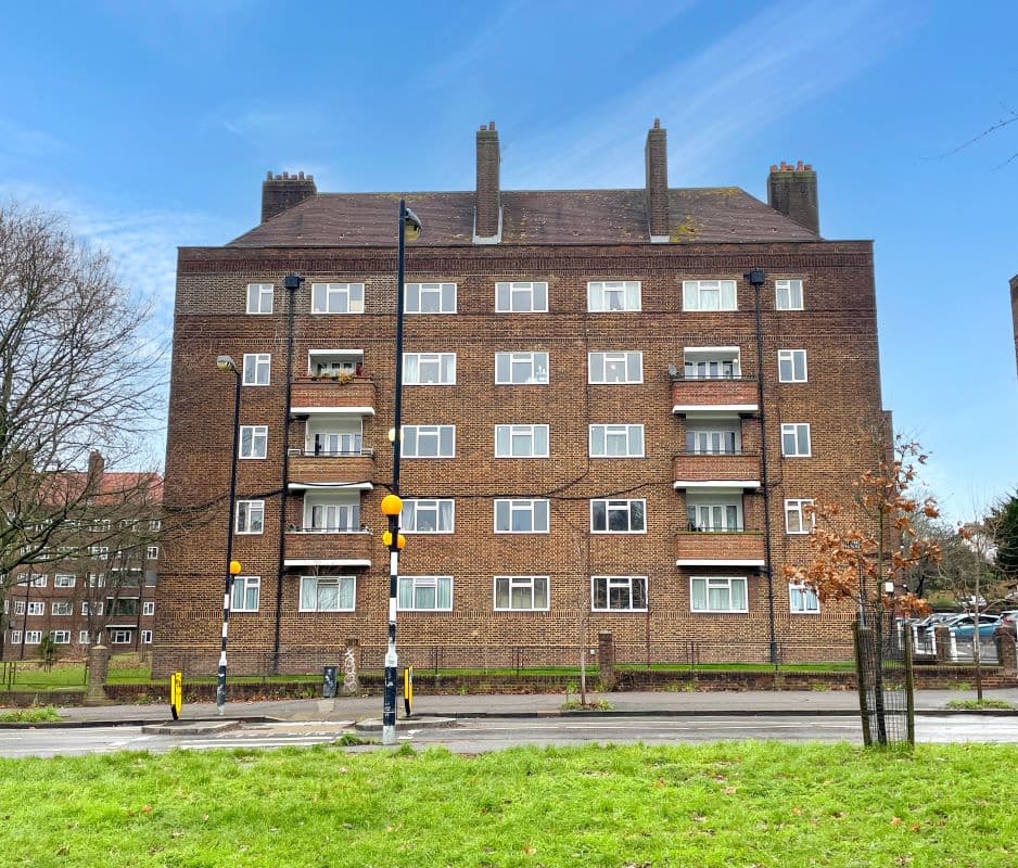 Leasehold Flat Vacant Possession