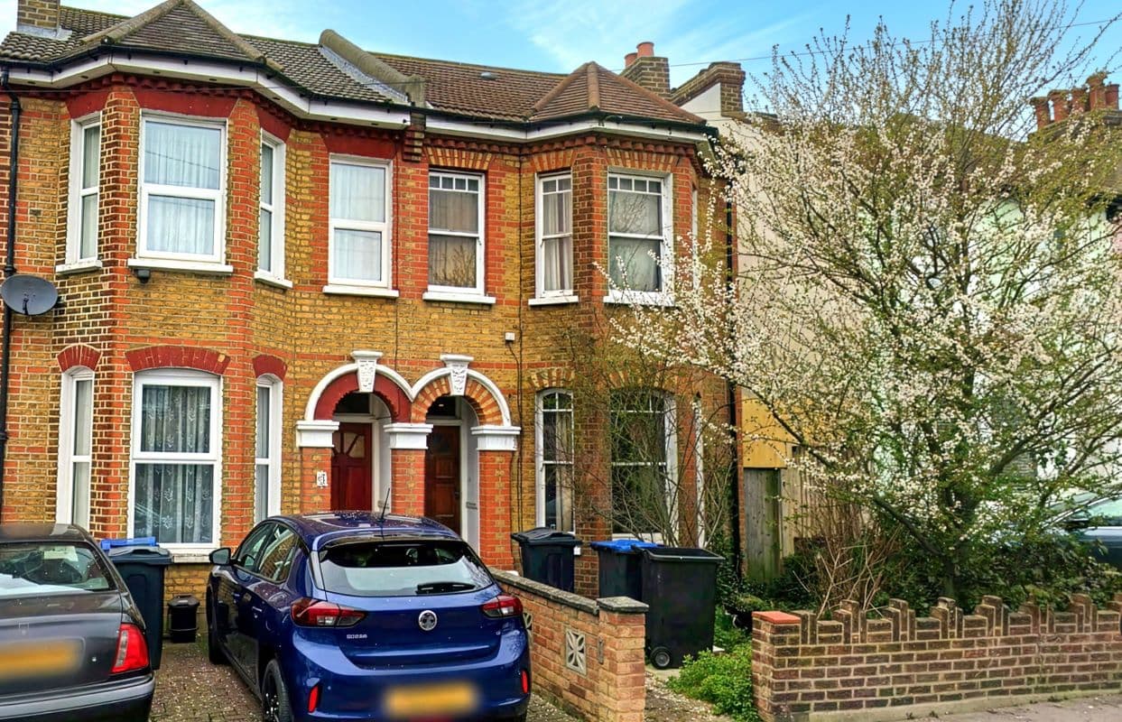 Freehold House Vacant Possession