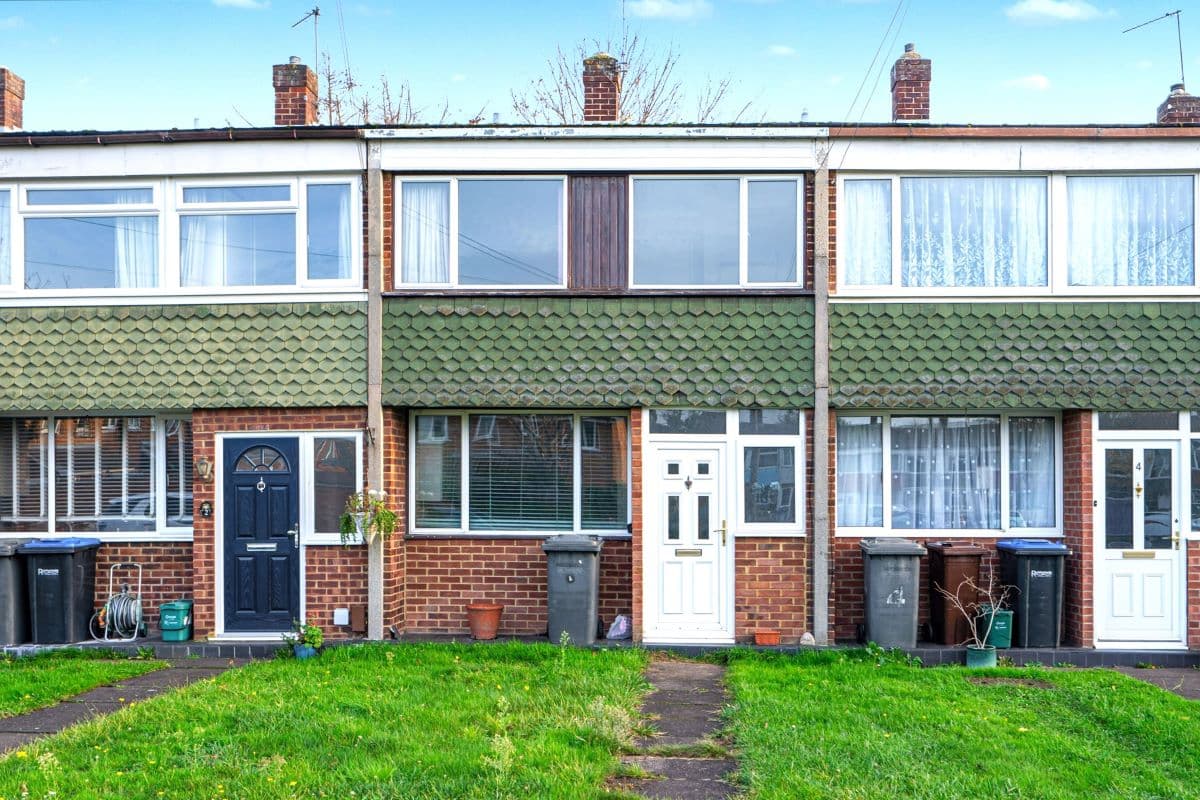 Freehold House Vacant Possession