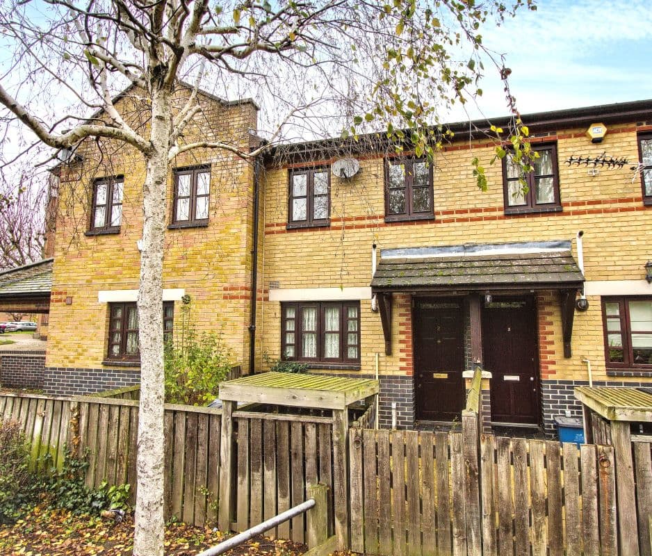 Freehold House Vacant Possession