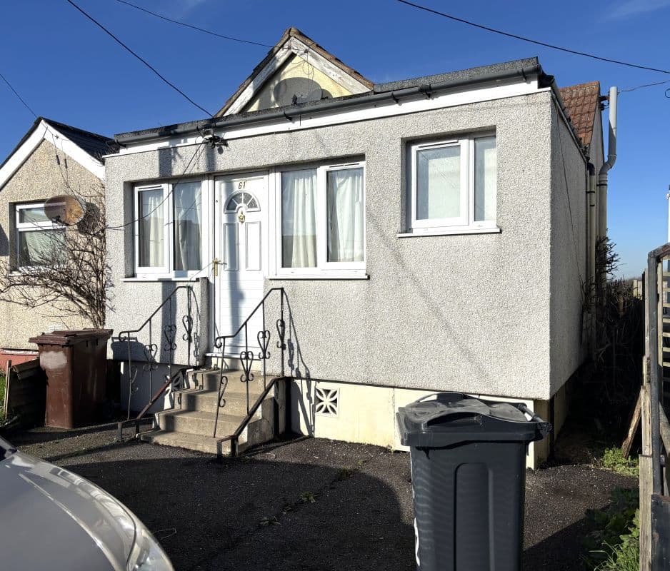 Freehold Bungalow Vacant Possession