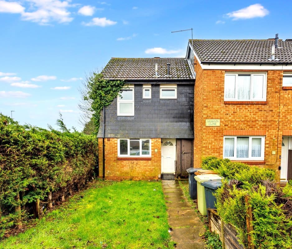 Freehold End of Terrace House