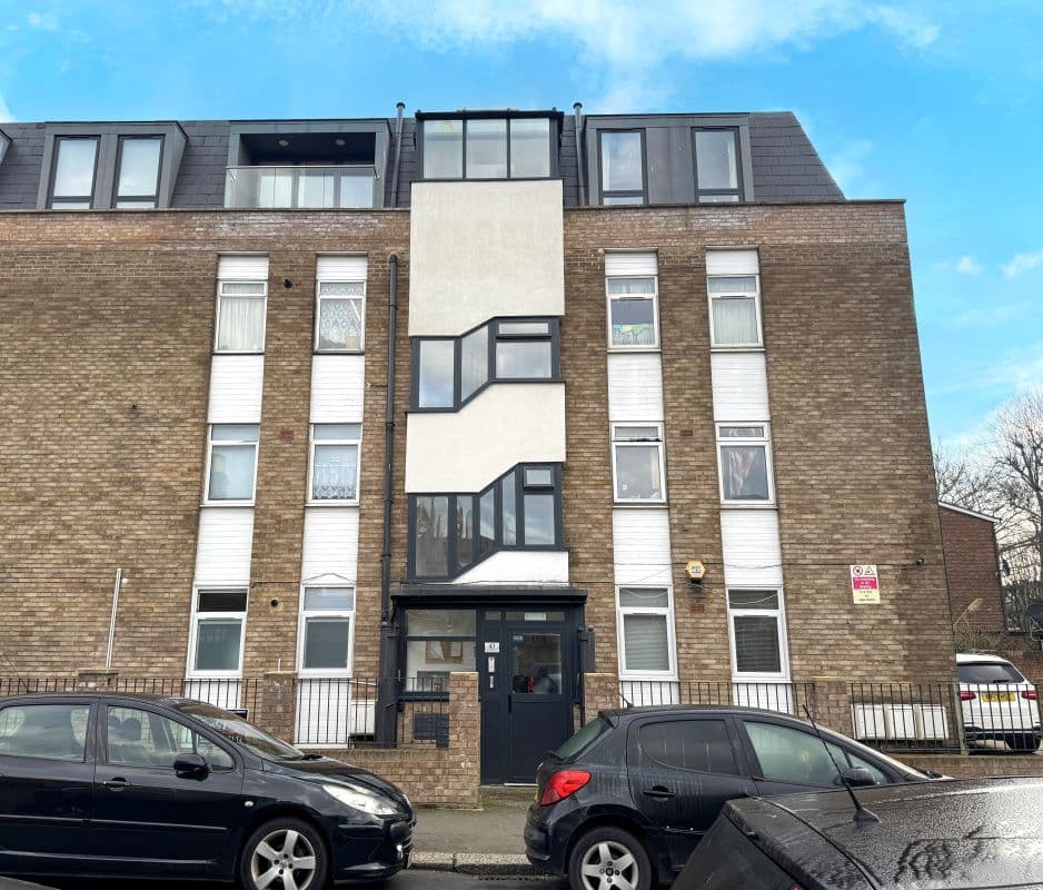 Leasehold Flat Vacant Possession