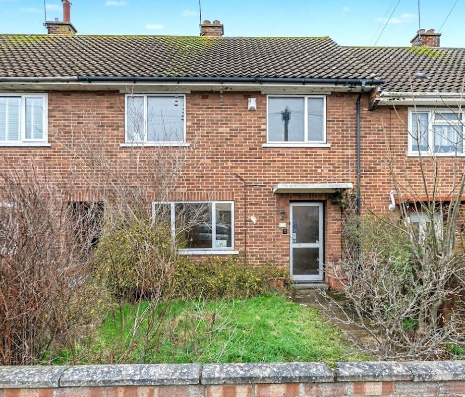 Freehold House Vacant Possession