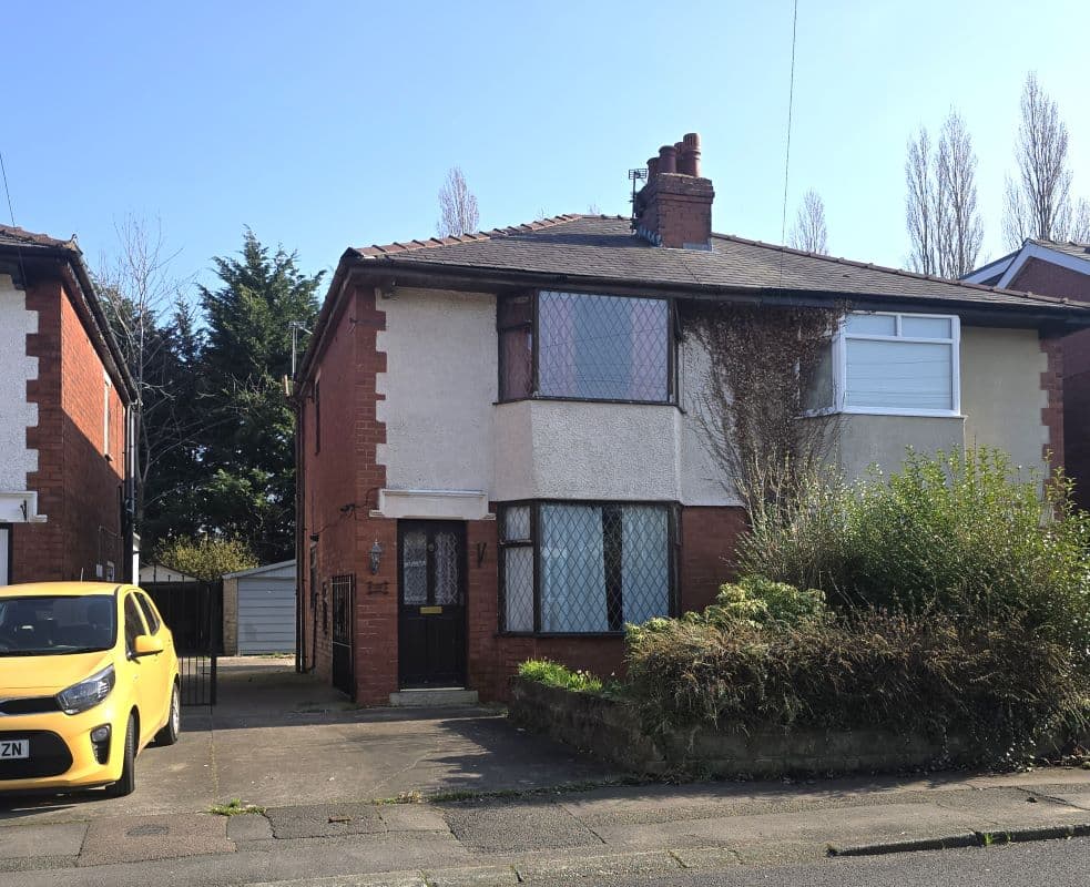 Freehold House and Detached Double Garage Vacant Possession