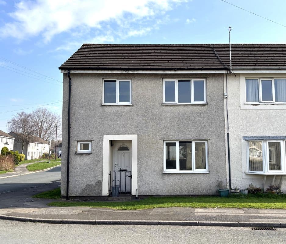 Freehold House Vacant Possession