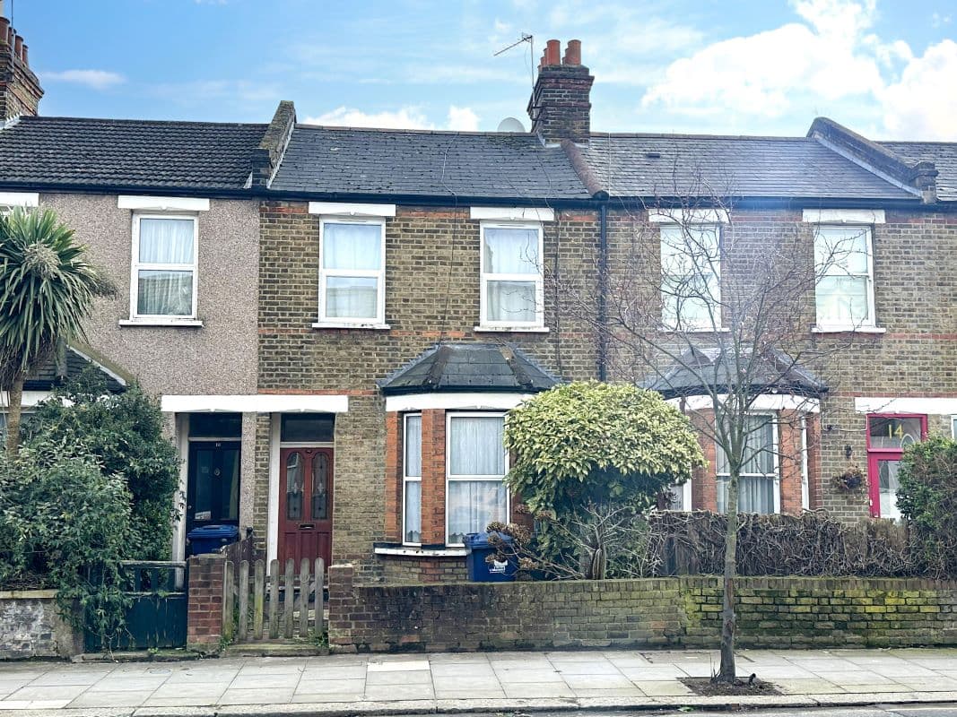 Freehold Vacant House Arranged as Two Self-Contained Flats