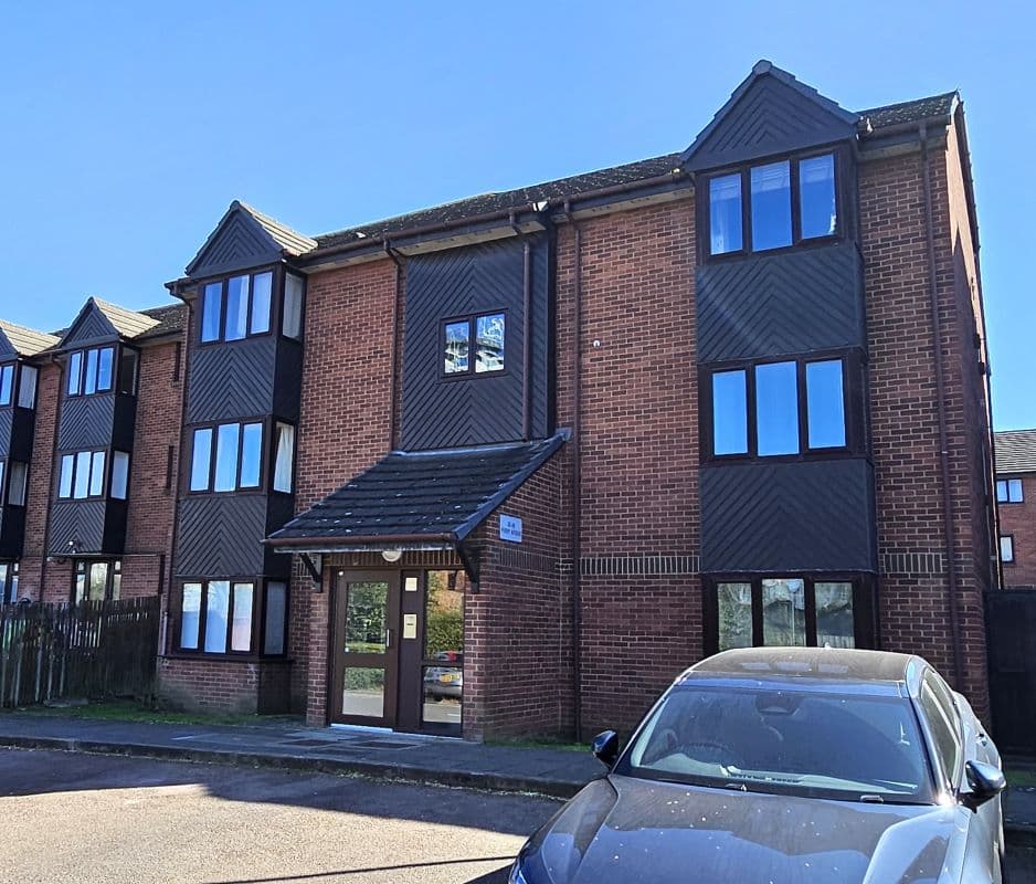 Leasehold Flat Vacant Possession