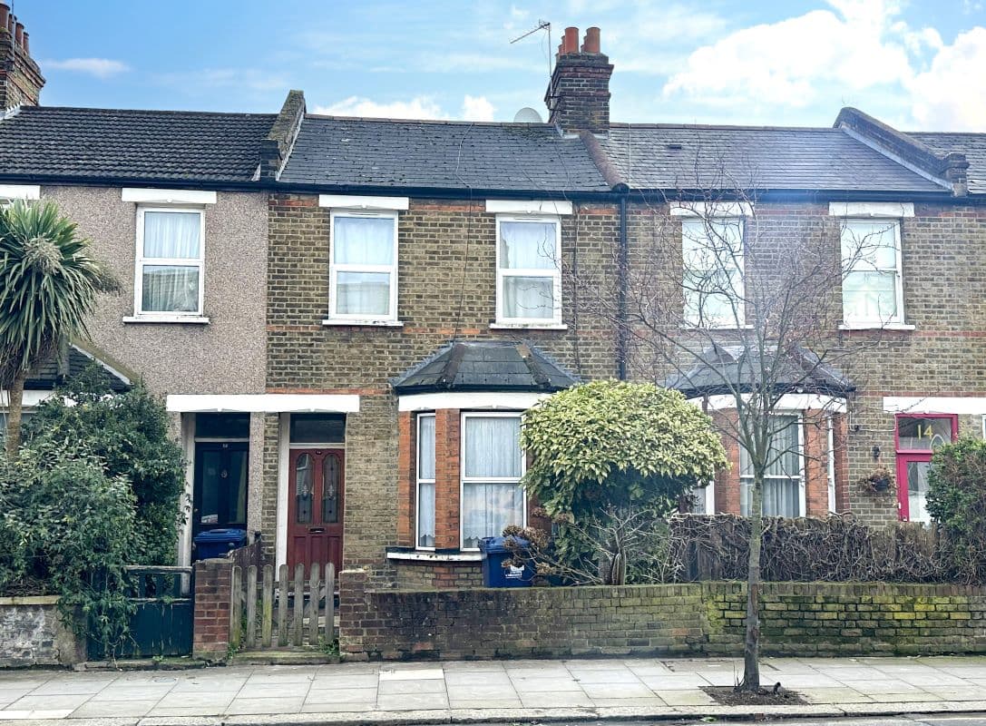 Freehold Vacant House Arranged as Two Self-Contained Flats