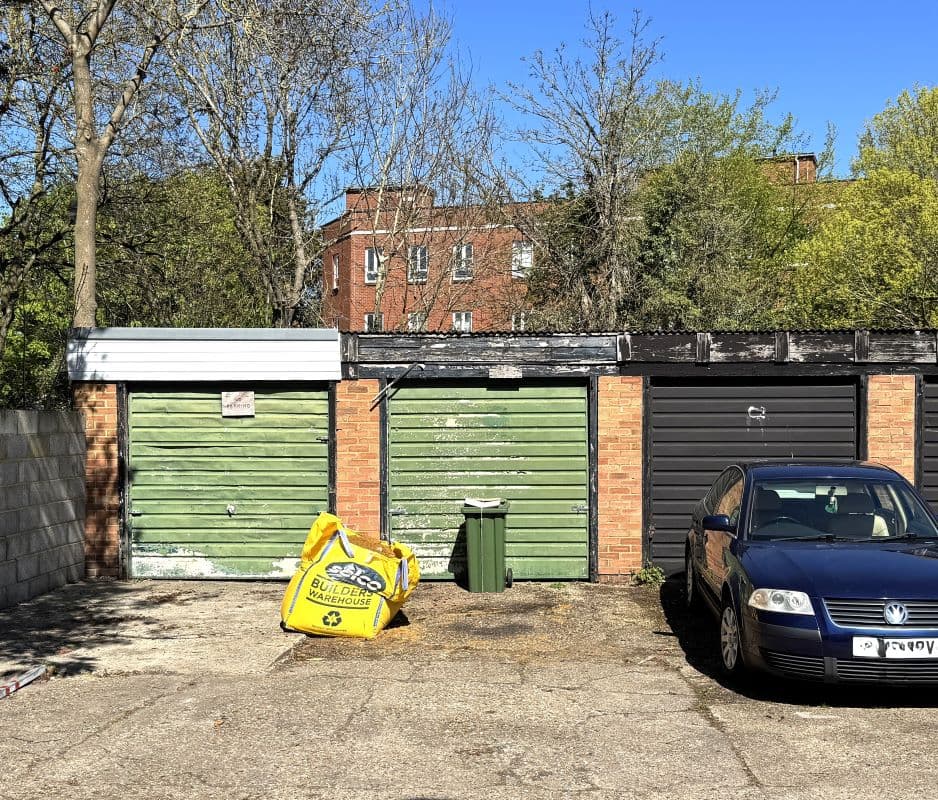 Freehold Garage Vacant Possession
