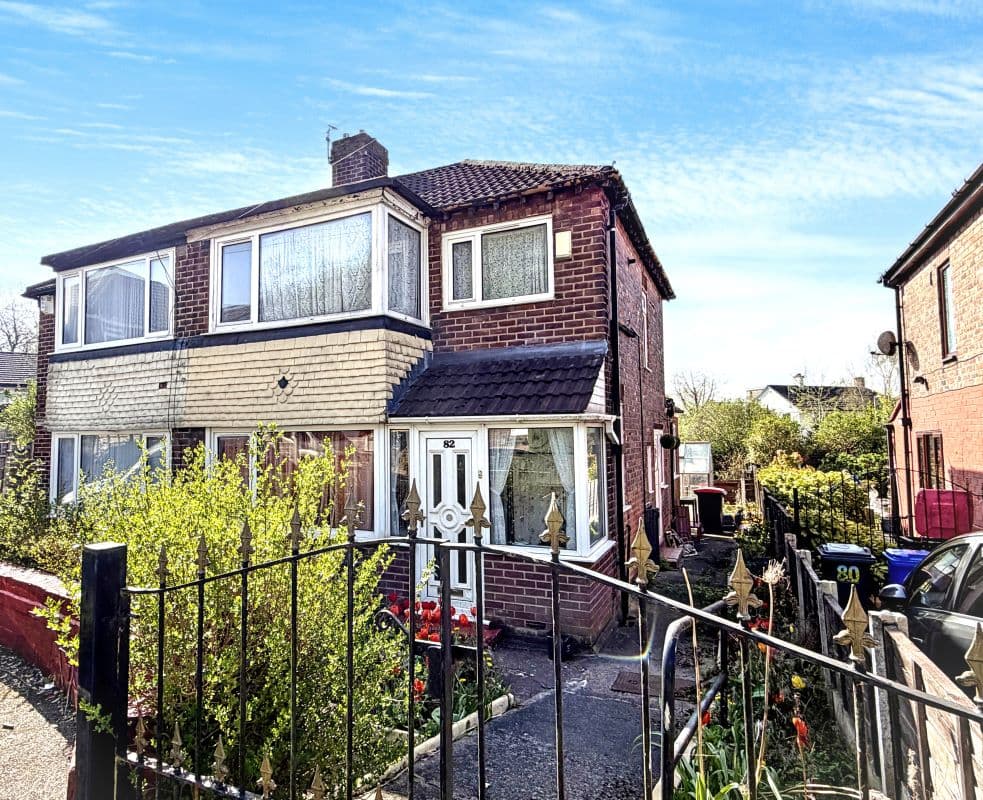 Freehold Semi-Detached House Vacant Possession