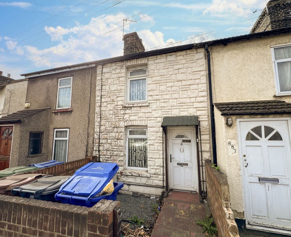 Freehold House Vacant Possession