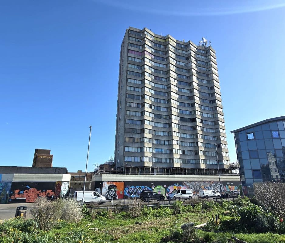 Leasehold Flat Vacant Possession