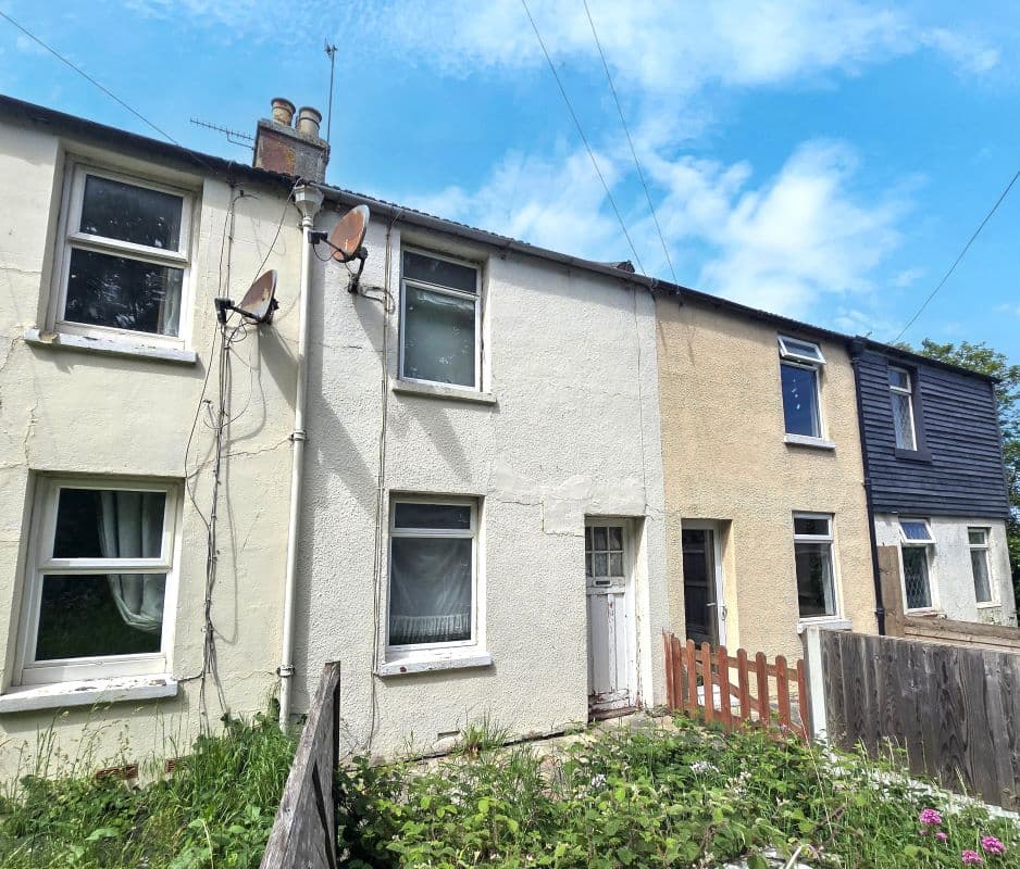 Freehold House Vacant Possession