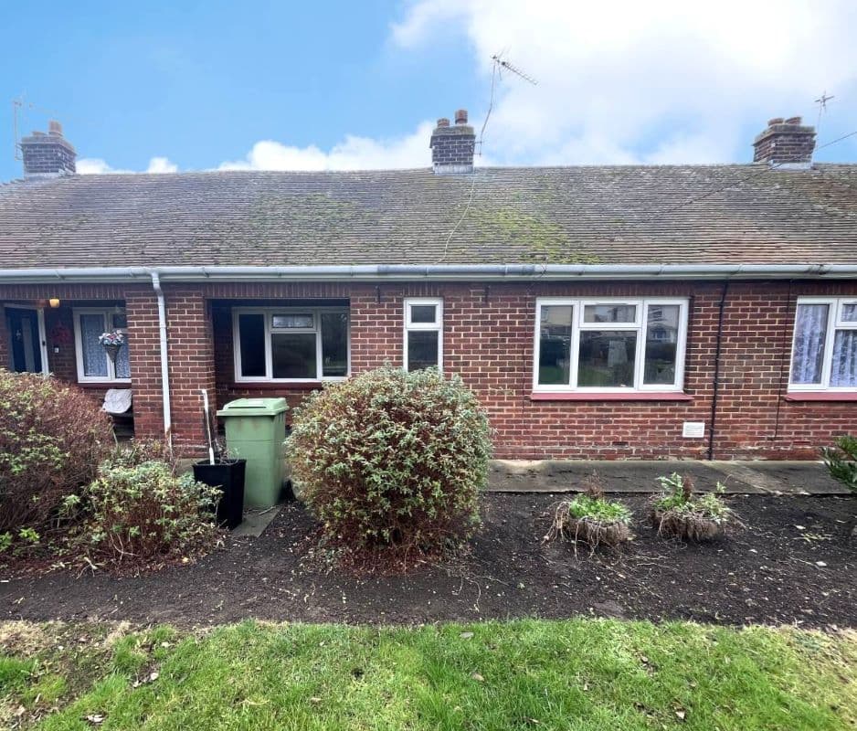 Freehold Bungalow Vacant Possession