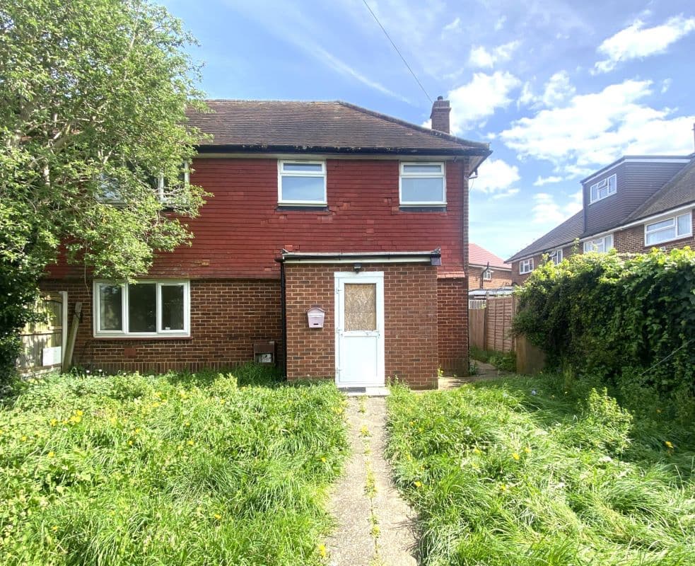 Freehold Semi-Detached House Vacant Possession