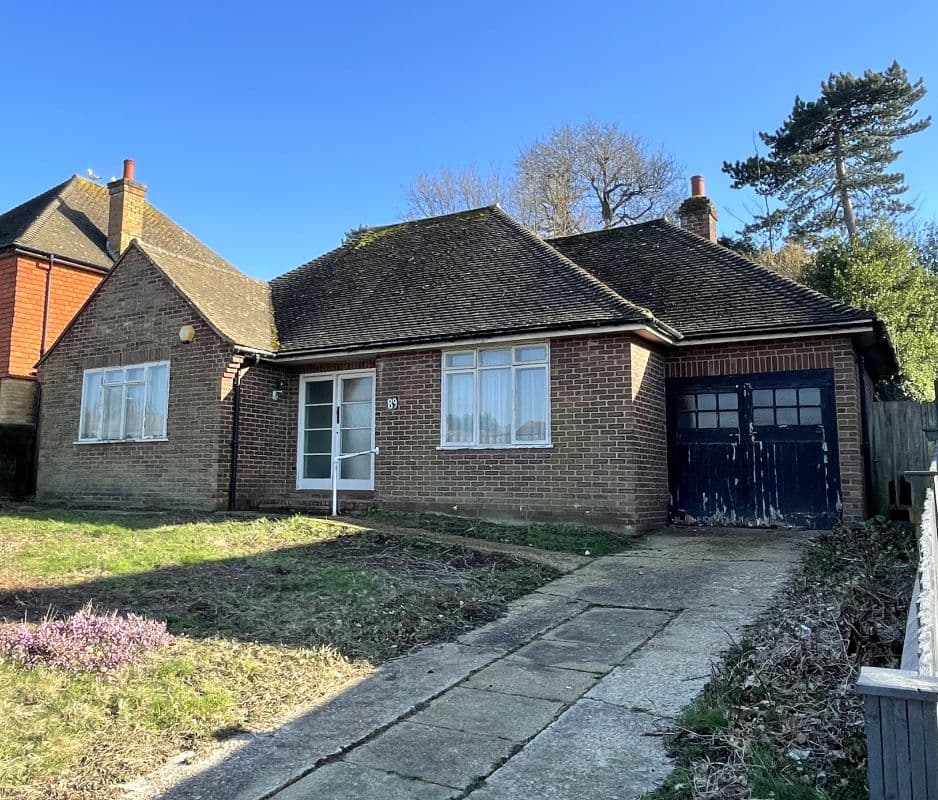 Freehold Detached Bungalow and Garage Vacant Possession