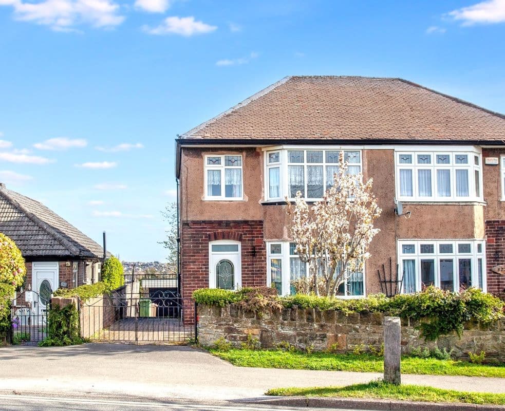 Leasehold House and Garage Vacant Possession