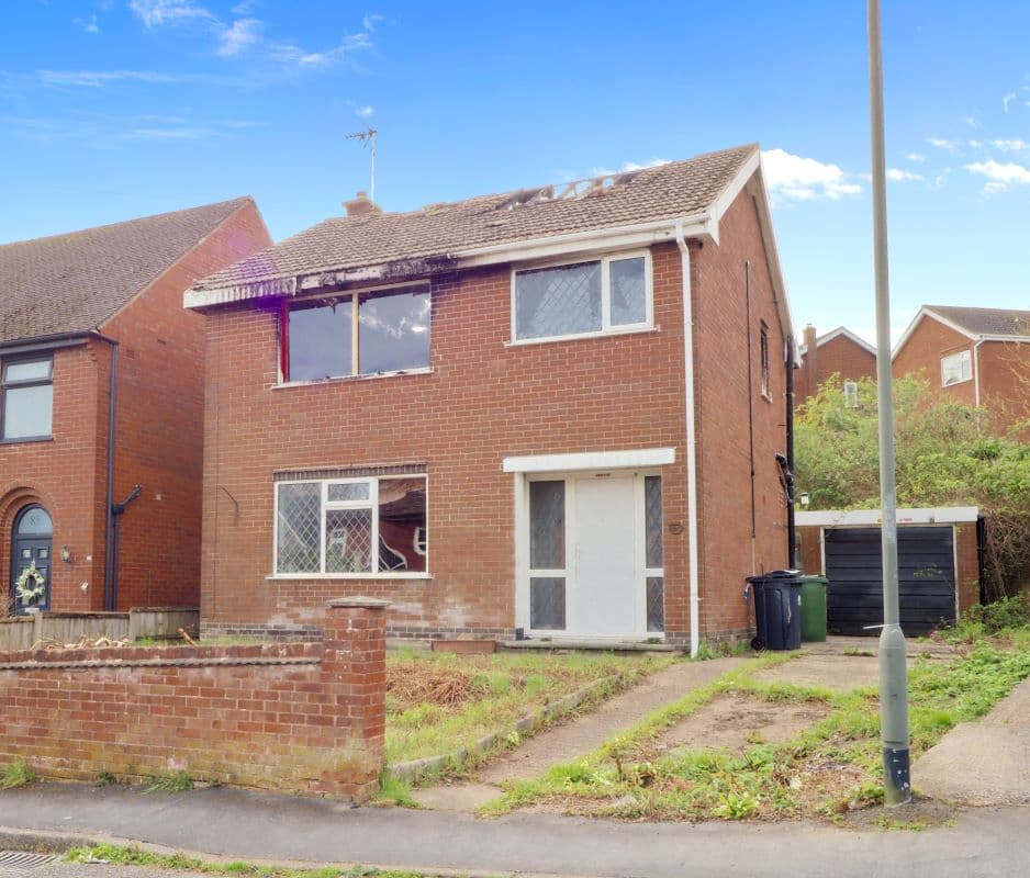 Freehold Detached House and Garage Vacant Possession