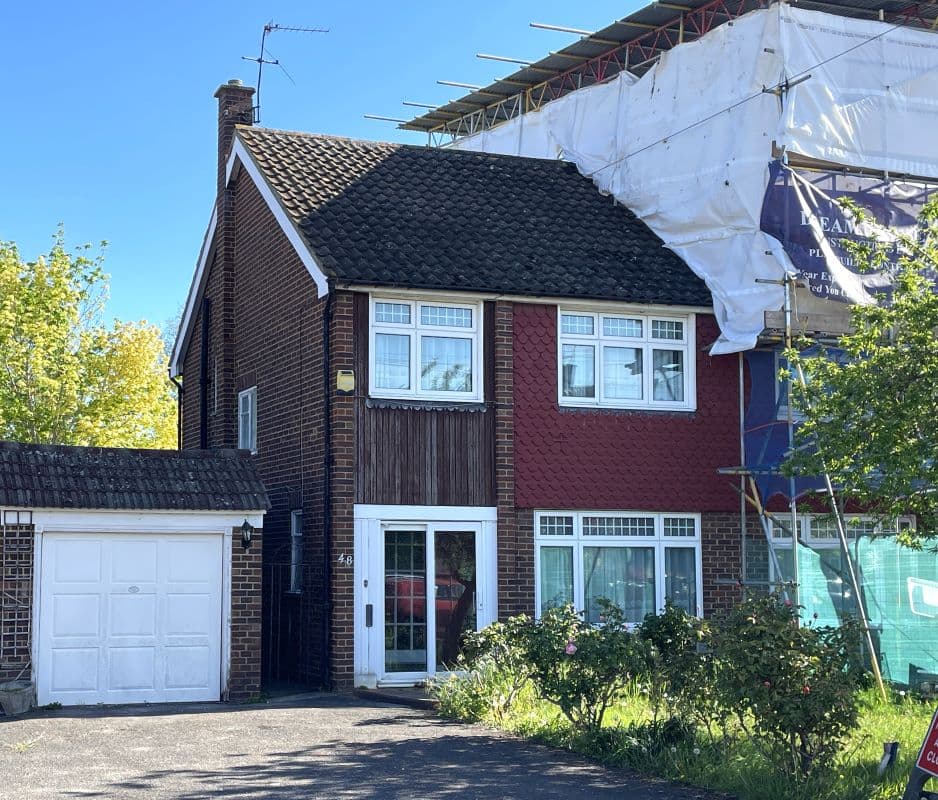 Freehold Semi-Detached House Vacant Possession