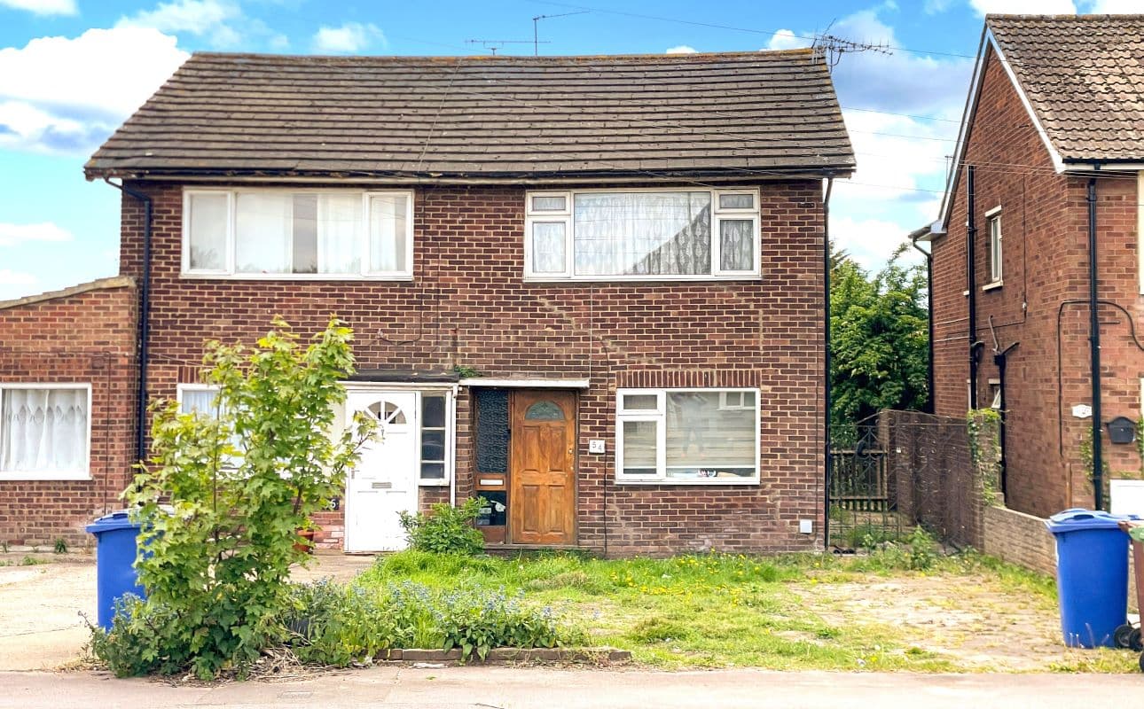 Freehold Semi-Detached House Vacant Possession