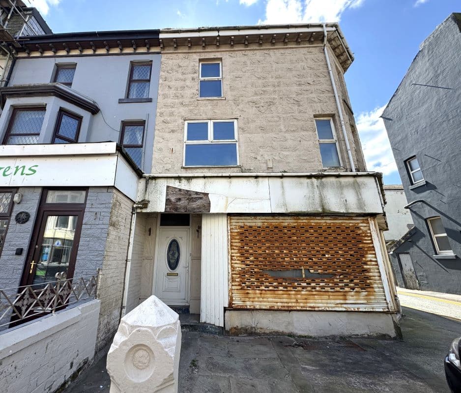 Freehold Vacant Shop and Upper Part