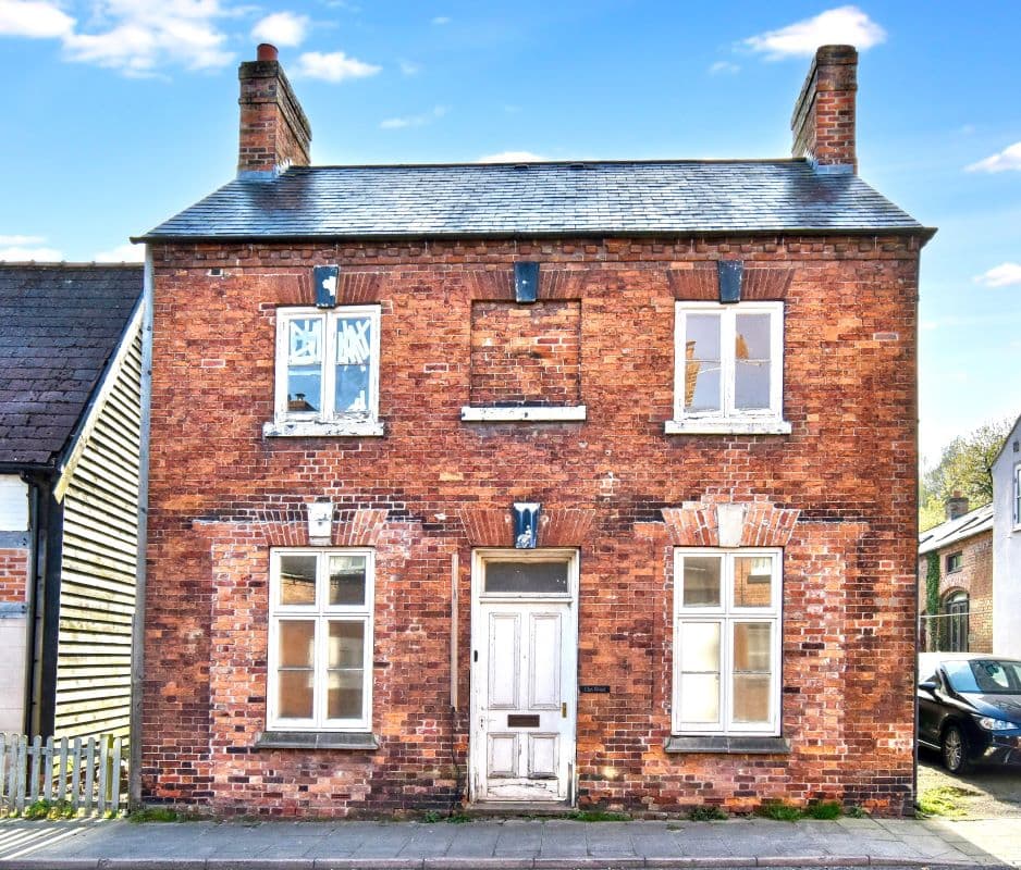 Leasehold Maisonette Vacant Possession