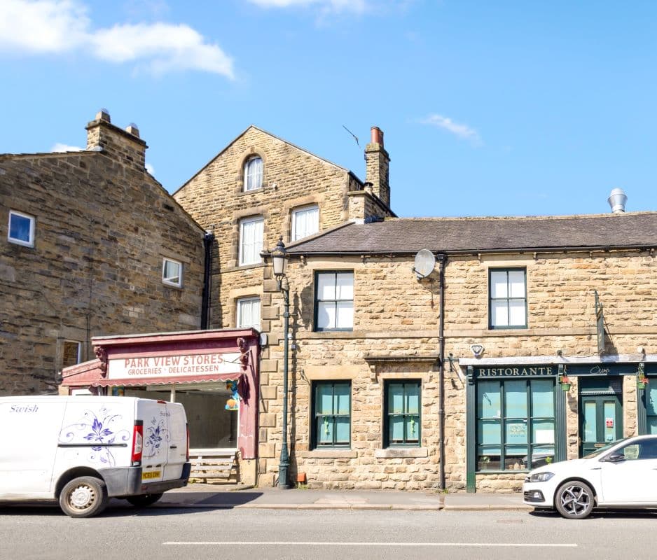 Leasehold Maisonette Vacant Possession