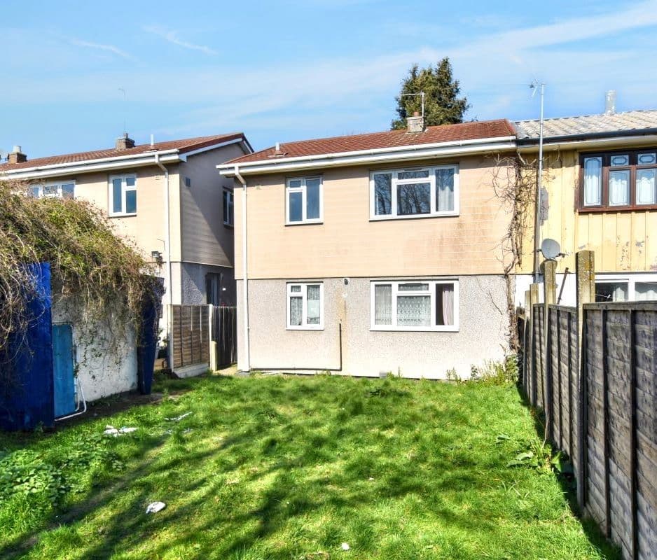 Freehold Semi-Detached House Vacant Possession