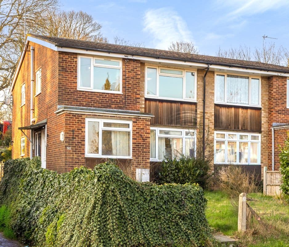 Leasehold Flat and Garage Vacant Possession
