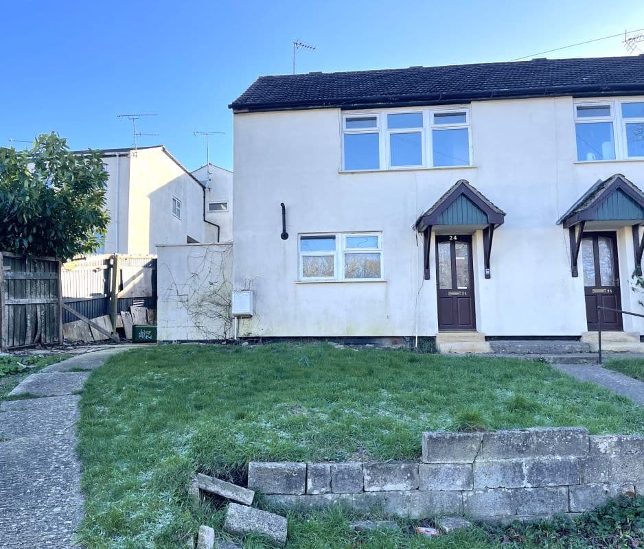 Freehold Semi-Detached House Vacant Possession