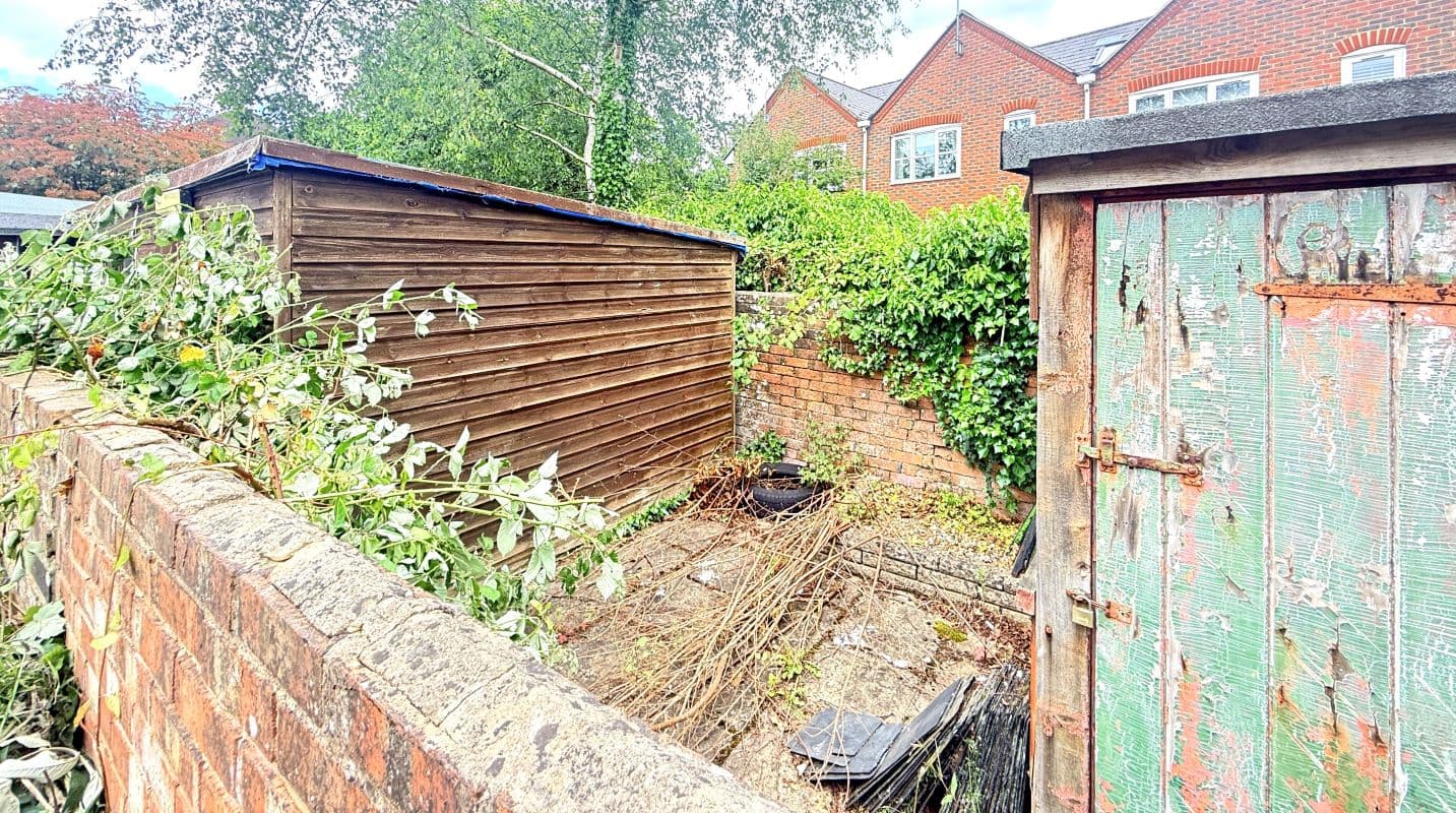 Freehold Building and Land Vacant Possession