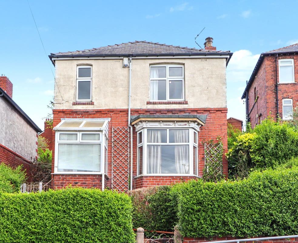 Leasehold Detached House Vacant Possession