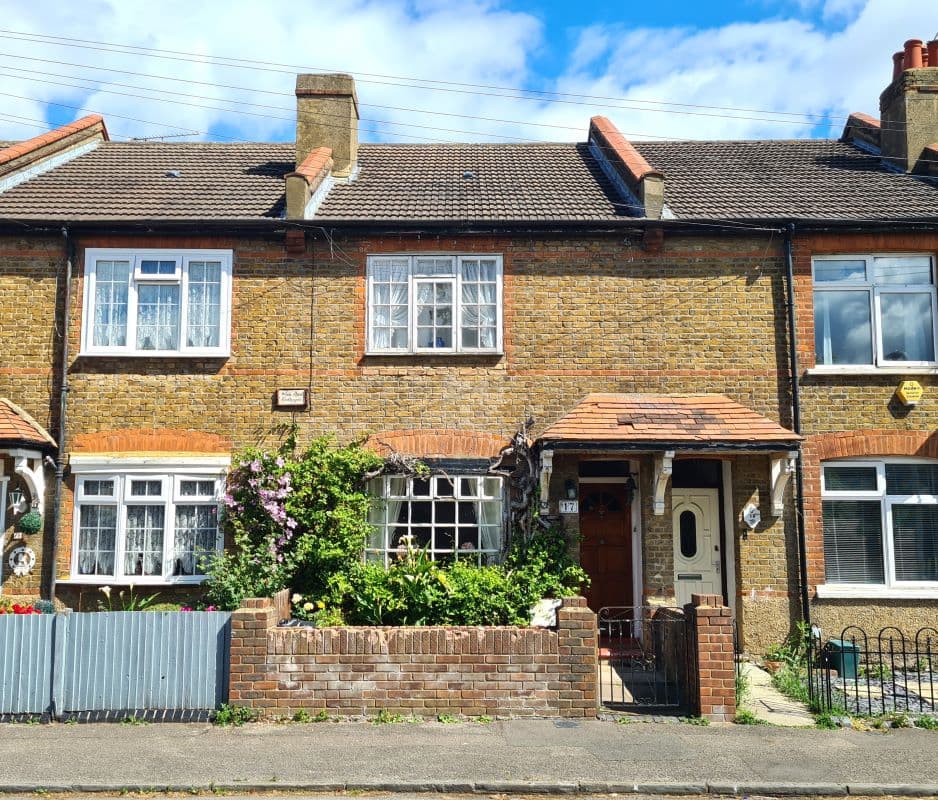 Freehold House Vacant Possession
