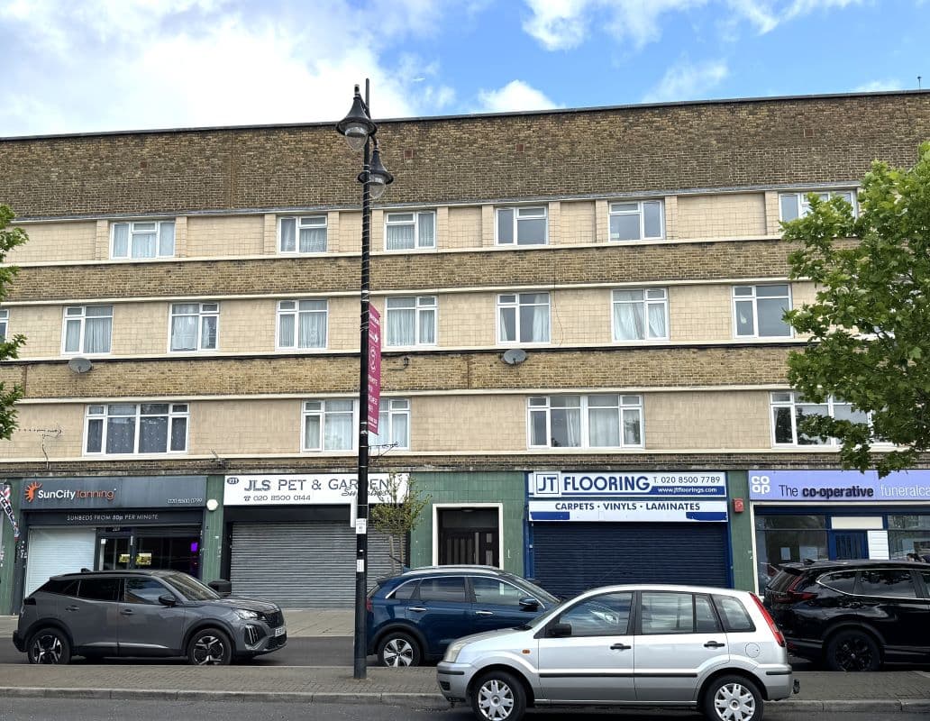 Leasehold Flat Vacant Possession