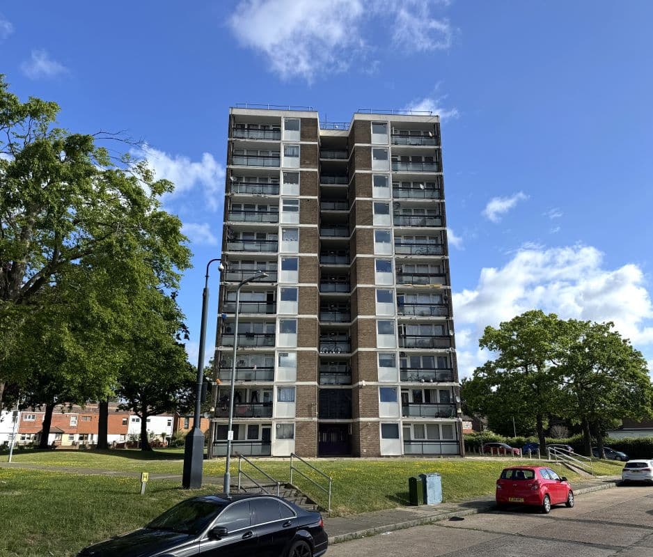 Leasehold Flat Vacant Possession