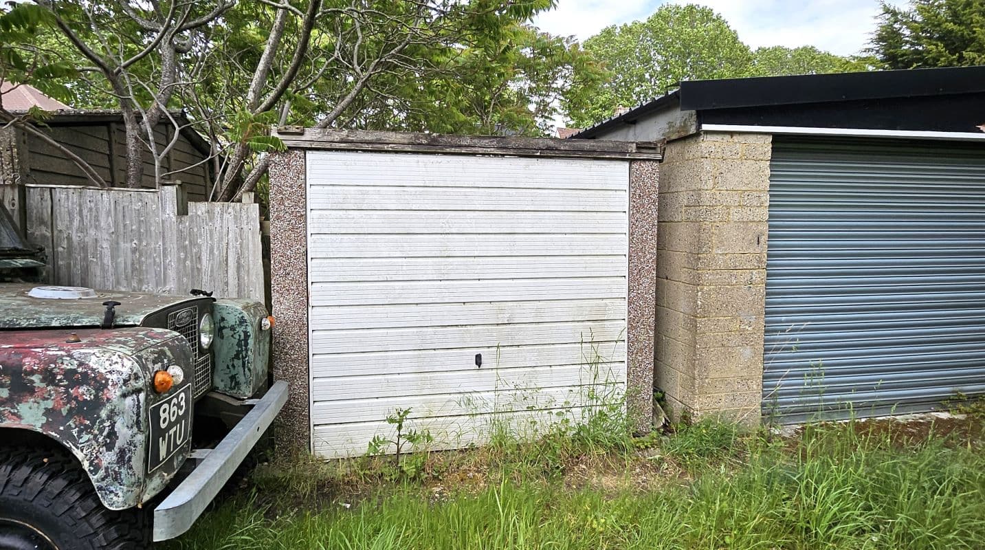 Freehold Garage Vacant Possession