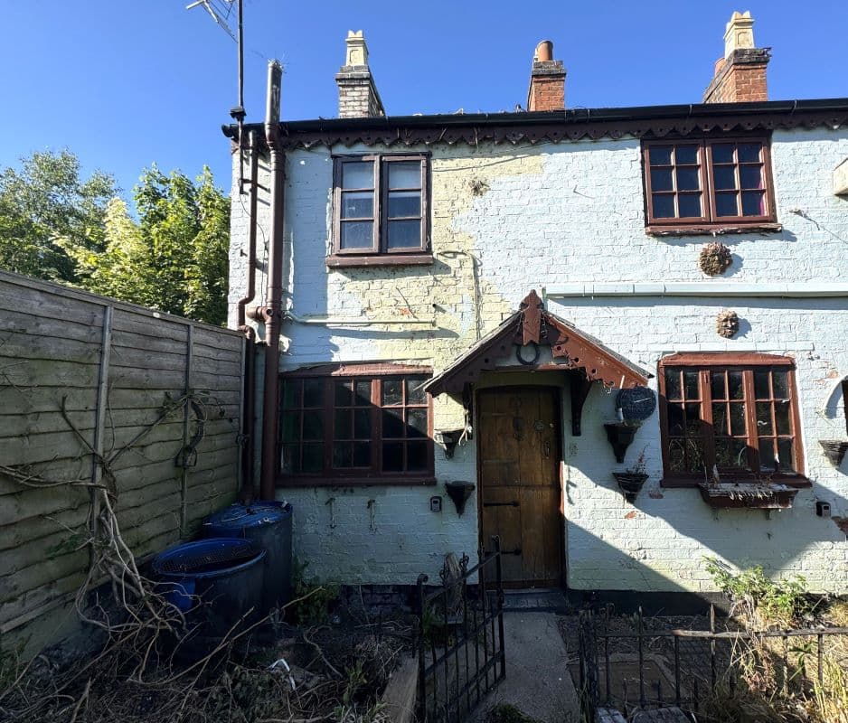 Freehold House Vacant Possession