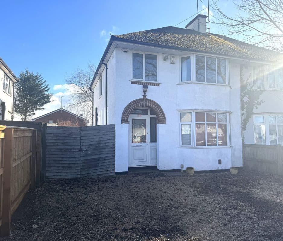 Freehold Semi-Detached House Vacant Possession