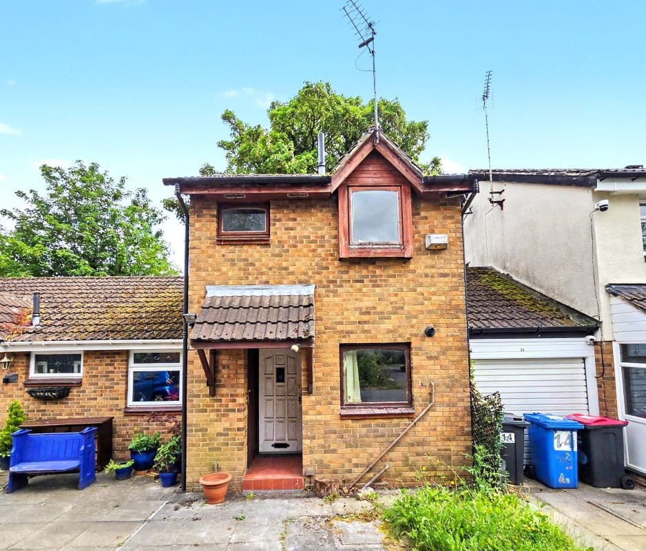 Freehold House Vacant Possession