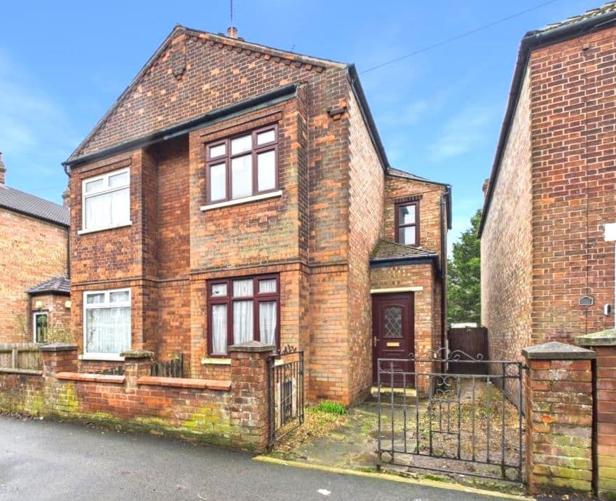 Freehold Semi-Detached House Vacant Possession