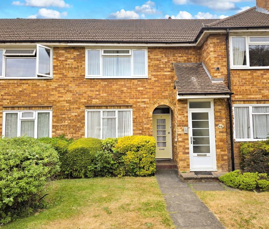 Leasehold Maisonette Vacant Possession