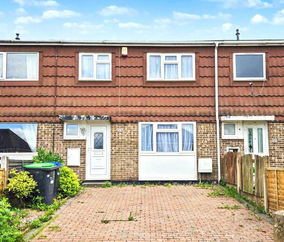 Freehold House Vacant Possession
